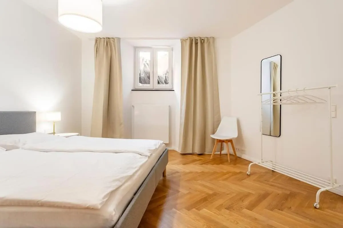 Berlin Mitte I 2 Doule Beds I Fast Wifi Apartment
